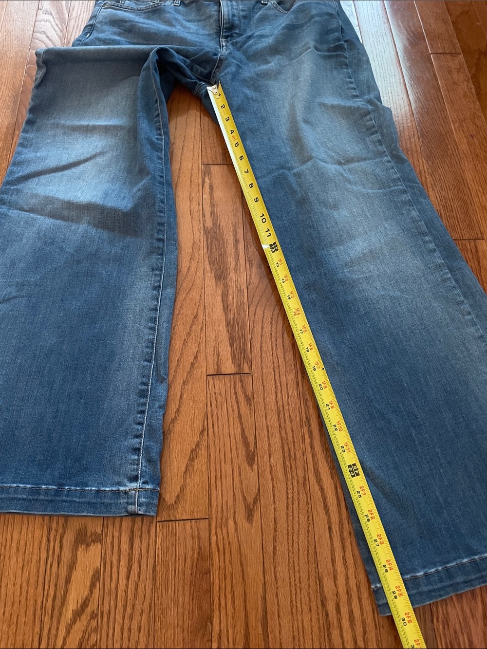 NYDJ Medium Wash Flare Leg Trousers Jeans Sz 12 - Picture 3 of 11